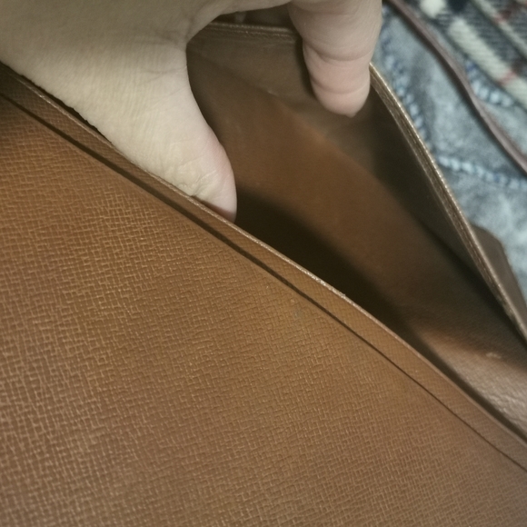 (sold off pm)100% Authentic LV Long Wallet - Picture 9 of 14